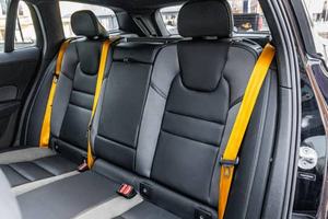 VOL-VO V60 T8 2022 Extrêmement Propre, LHD/RHD, Moteur Hybride Rechargeable 455 CV, Transmission Intégrale, Prêt à être Expédié - Product Image 5