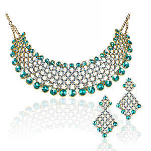 Conjunto de joyería fina Mithya, collar de piedra chapada en oro y Maang Tikka 2000102 - Product Image 1