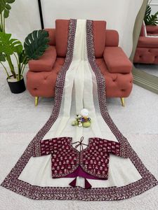 <span class=keywords><strong>Hot</strong></span> Selling Traditionele Stijl Bruids Zijde <span class=keywords><strong>Saree</strong></span> Met Nieuwste Borduurwerk Feestjes Bruiloften Surat Indiase Leverancier Groothandelsprijs