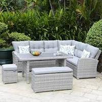 Ensemble de 6 pièces de mobilier de patio moderne avec table et chaises, en rotin résistant aux intempéries, idéal pour entrepôt et cour.