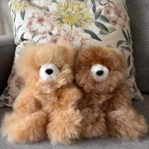 Fabricant de jouets en peluche personnalisés en alpaga Ambar Collective Bear |   Animaux en peluche OEM ODM avec rembourrage en coton PP |   Jouets péruviens authentiques - Product Image 4