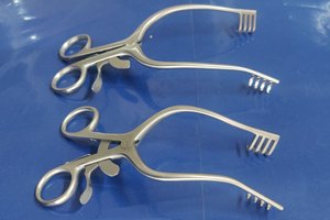 Retractor Manual de Acero Inoxidable Adson de Alta Calidad 4x4, Herramienta Quirúrgica de Precisión Clase I, Base Autoadherente, la Elección Preferida de los Cirujanos - Product Image 2