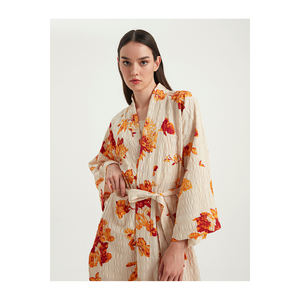 Robe kimono décontractée à motifs floraux jaunes BGN en provenance de Turquie - Product Image 4