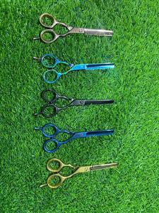 Tijeras de peluquería para diestros de acero inoxidable con punta curvada profesional, herramienta de belleza para el cuidado de mascotas - Product Image 5