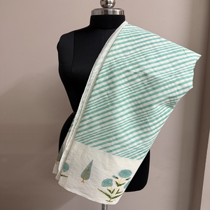 CHHEENT Bufanda/Chal de Algodón 100% para Mujer, Tejido de Sarga Ecológico, Transpirable y Lavable, con Diseño Floral Estampado a Mano - Product Image 5