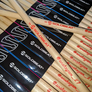 Tambour à main SOLOBEAT personnalisé 5A avec peaux de tambour en peau de mouton, couleur naturelle, pointe de baril - Haute qualité pour l'éveil musical des enfants - Product Image 2