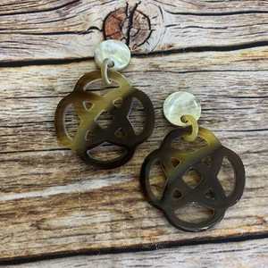 Boucles d'oreilles en corne de buffle 100 % artisanales de qualité supérieure, durables, imitation antique, design rond, pour la décoration intérieure et les cadeaux d'affaires - Product Image 3