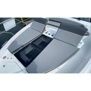 Yate Deportivo Cruisers Yachts 60 FLY 2022, con Motor Interior, para Paseos Turísticos, Pesca y Transporte, con Construcción Soldada Resistente - Product Image 2