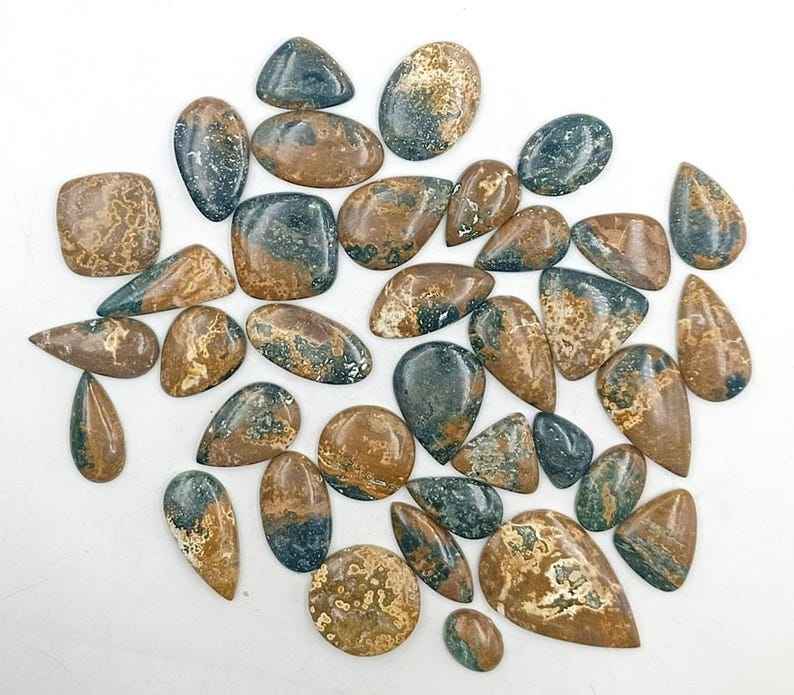 สีน้ำตาล