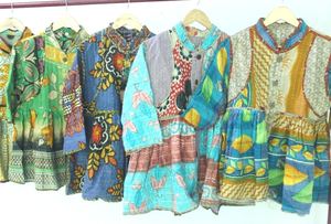 Chaqueta de invierno informal de estilo Kantha única Disfraces de Kantha únicos de moda con acento de reunión - Product Image 4