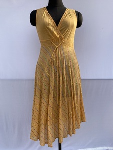 Personnalisé de haute qualité dames élégantes robes décontractées mi-longues midi plissées décontractées sans manches à volants licou pur coton - Product Image 2