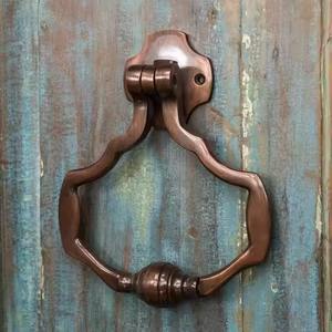 Aldaba de puerta de estilo rústico Durable Elegante para el hogar Hotel Villas Aldaba de metal de hierro para aldaba de puerta de hotel - Product Image 3