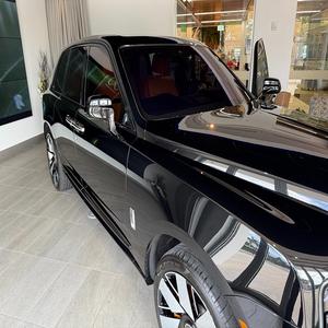Rolls-Royce Cullinan Serie II 2025, SUV/Crossover de Lujo Automático con Tracción en las Cuatro Ruedas - Product Image 2