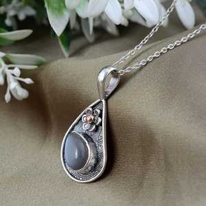 Magnifique Collier Pendentif Floral Bohème en Laiton Tribal pour Femme, Bijou Goutte d'Eau en Pierre Précieuse Plaqué Argent, Vente en Gros/OEM/ODM - Product Image 4