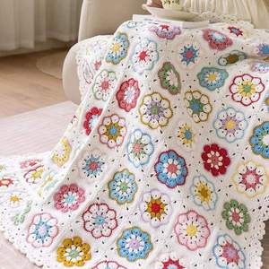 Manta o Alfombra de Algodón Grueso con Diseño Floral de Ganchillo Hecho a Mano, Colcha o Manta Trenzada - Product Image 4