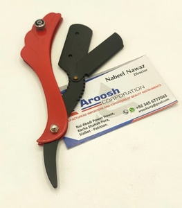 Rasoir de rasage de barbier professionnel Logo personnalisé noir rouge acier durable avec verrouillage de balançoire manuel visage corps utilisation sous les bras - Product Image 4