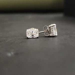 Boucles d'oreilles élégantes en argent sterling 925 plaqué or avec diamant taille radiant, certifiées IGI, tendance, pour fiançailles, anniversaire, soirée - Product Image 3