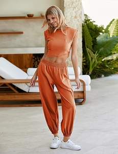 Ensemble de yoga orange pour femmes, soutien-gorge de sport élégant et sans couture avec leggings assortis, vêtements de sport pour le fitness, vêtements d'entraînement - Product Image 3