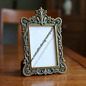 Cadre photo de luxe en métal orné d'or cadre photo rectangulaire vintage pour table ou affichage mural Design élégant - Product Image 3