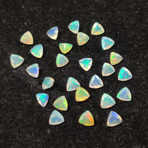 Opale éthiopienne naturelle, 5x5mm, facette en trillions, taille en trillions authentique d'opale éthiopienne, pleine d'opale de feu, pierre précieuse, prix de gros - Product Image 6