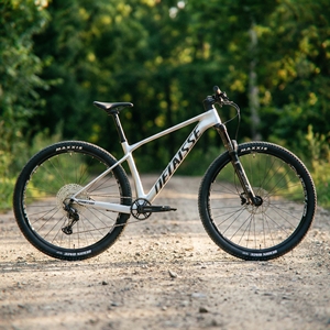 成人碳纤维山地车硬尾自行车 轻量级 29er XC 山地自行车设计 - Product Image 4
