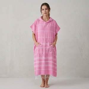 Serviette Poncho de Plage pour Adultes en Gros - Robe de Change à Capuche Rayée 100% Coton Turc, Fournisseur OEM pour Surf et Natation - Product Image 2