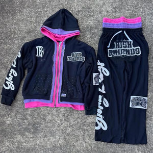 Ensemble de survêtement streetwear personnalisé avec fermeture éclair en strass, sweat-shirt à capuche et pantalon de survêtement évasé à imprimé tête de mort - Product Image 1