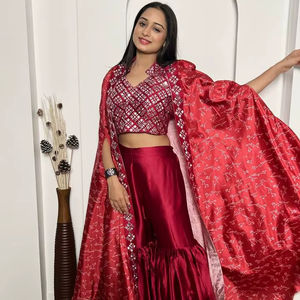 เสื้อฮาราระด้านบนและยักไหล่สำหรับงานปาร์ตี้พิมพ์ดิจิตอลและขอบกระดาษ - Product Image 1