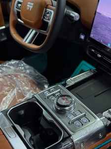 Véhicule d'occasion 2026 T2 Traveler Style 4x4 SUV LHD Essence Automatique Toit Panoramique Sièges en Cuir Véhicule d'Exportation au Japon - Product Image 4