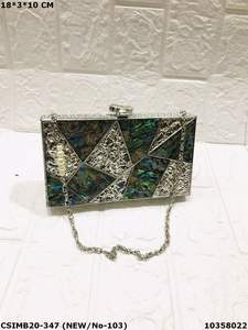 Exquis Artisan-Crafted Designer Soirée Pochette Luxueux Epitome Élégance Cristal Pierres Laiton Gland Enveloppe Bois - Product Image 4