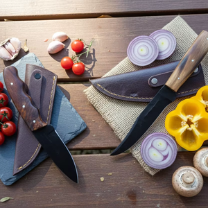 Juego de Cuchillos de Caza Forjados a Mano, Funda de Cuero, Acero Inoxidable, Mango Ergonómico de Madera, Artesanía Personalizada, Cuatro Piezas, Ambidiestro - Product Image 1