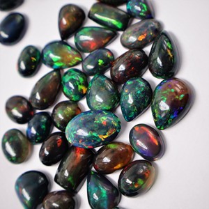 Đá Opal Ethiopia tự nhiên hấp dẫn năm <span class=keywords><strong>2025</strong></span>, mặt <span class=keywords><strong>cabochon</strong></span> nhẵn bóng, màu đen lửa, đá quý đẹp, hình dạng đẹp, đá rời, nhiều loại đá - Product Image 3