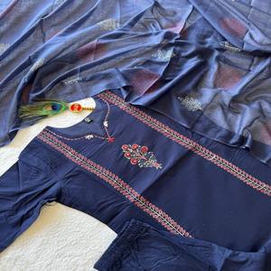 Conjunto de Kurti, Pantalón y Dupatta de Algodón Puro VASTRA COTTAGE con Estampado a Mano, Dupatta de Algodón Mul con Trabajo de Espejo Real, Ropa Étnica - Product Image 2