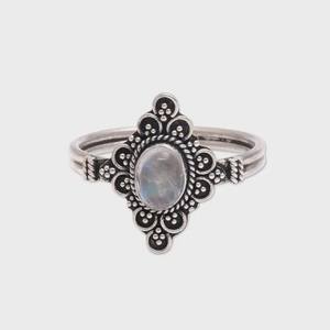 Bague en argent sterling avec pierre de lune arc-en-ciel, bijoux bohème faits à la main, cadeau élégant pour femmes, design unique - Product Image 3