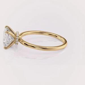 Anillo Solitario Minimalista con Diamante Cultivado en Laboratorio, Corte Princesa, Oro Amarillo de 18 Quilates - Product Image 5