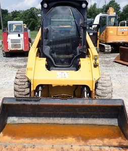 Chargeuse compacte sur pneus Cat 272D2 haute performance, certifiée CE, puissance robuste pour la construction et l'agriculture, capacité de charge nominale de 6 tonnes - Product Image 2