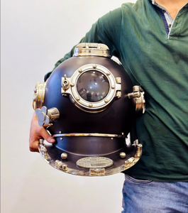 Casco de buceo con base de madera Casco DE BUCEO ANTIGUO de gran calidad - Product Image 1