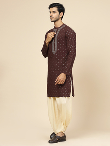 ชุด Kurta ปักลายคอฟฟี่สีน้ำตาลสำหรับผู้ชายเสื้อผ้าชาติพันธุ์เสื้อแฟชั่นสำหรับส่งออกทั่วโลก - Product Image 3