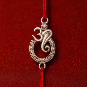 Set de Rakhi de Ganesha Zarkan, Regalo de Aleación de Plata Preciosa con Roli Chawal, con Estatua de Ganesha - Product Image 2