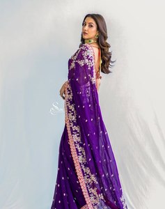 Hermoso Sari de Georgette suave de diseñador indio con hermoso diseño de bordado, Sari de boda y fiesta de estilo pakistaní - Product Image 2