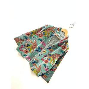 Veste en velours réversible The Jungle Durbar gris ardoise et motif Tropical Bloom, logo personnalisable, manteau automne, été et hiver - Product Image 3