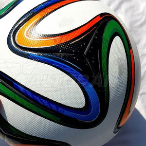 Ballon de football de haute qualité léger avec logo personnalisé, toucher doux standard, vêtements de sport personnalisables - Product Image 3