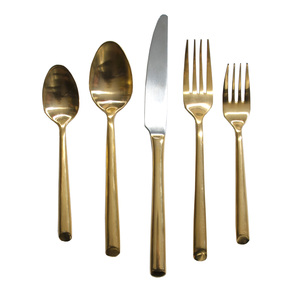 Juego de cubiertos de metal de acero inoxidable con mango cuadrado chapado en oro para juego de cubiertos de vajilla de hotel y restaurante - Product Image 6