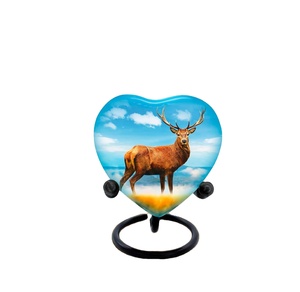 Urne de cerf pour souvenir de cendres-Coeur avec boîte et sac-Mini urne de souvenir de cerf-Petite urne de crémation pour les cendres-Honore votre - Product Image 1
