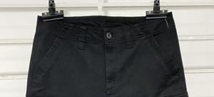 กางเกงขาสั้นผ้าฝ้าย100% ทอลายทแยงสีทึบสไตล์ลำลองกางเกงขาสั้นสำหรับฤดูร้อนของผู้ชาย - Product Image 2