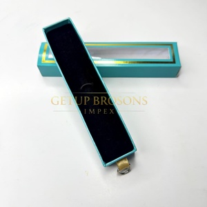 Caja personalizada de una sola ranura con un interior de espuma segura para pinzas, disponible en cada color, con logotipo personalizado en el empaque. - Product Image 3