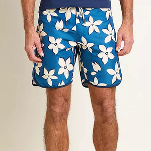 Shorts de Baño de Tela Floral de Alta Calidad, Suaves, de Secado Rápido para Hombre - Product Image 1