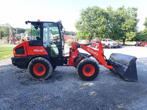 Cargadora de Ruedas Delantera Kubota R640 2021 - Motor Diésel de 64 HP - Capacidad de 5.3 Toneladas - Cargadora Compacta para Construcción, Agricultura y Materiales - Product Image 3