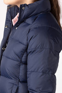 Chaquetas Acolchadas Personalizadas para Mujer, Color Azul Marino, Transpirables, Ropa de Invierno, Cuello Alto, Bolsillos con Cremallera, Ropa de Exterior para Mujer, Impresión OEM - Product Image 3