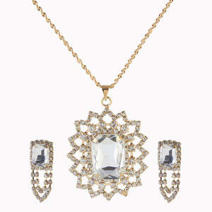 Kriaa Fine Jewelry Set 1202910 Pendentif en pierre blanche autrichienne avec plaqué or - Product Image 1